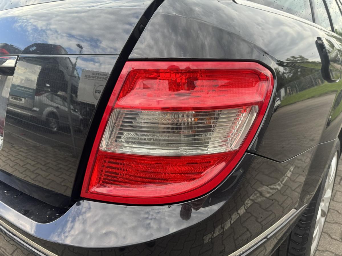 Mercedes C Klasse S204 original R&uuml;cklicht R&uuml;ckleuchte Schlussleuchte rechts Kombi Bj.2009
